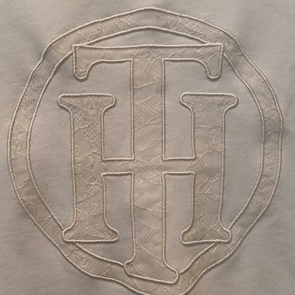 BARELY WORN white tommy hilfiger top - Picture 4 of 4